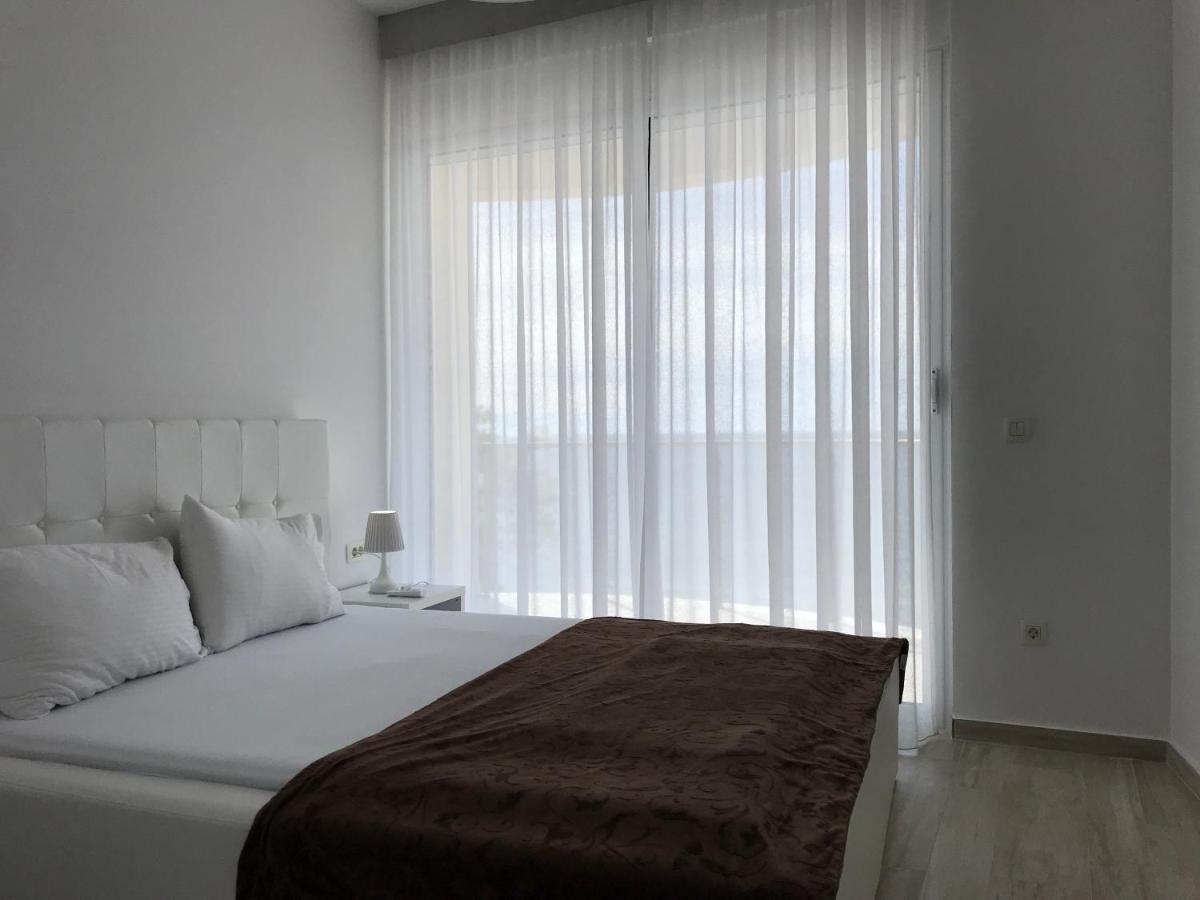First Line Of The Sea 1 Apartment Dobra Voda Exterior photo
